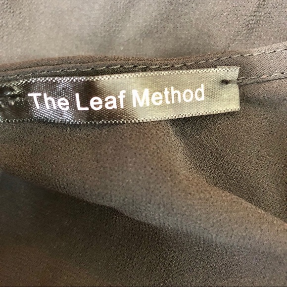 Buckle Leaf Method Top Sheer Black - Picture 11 of 12